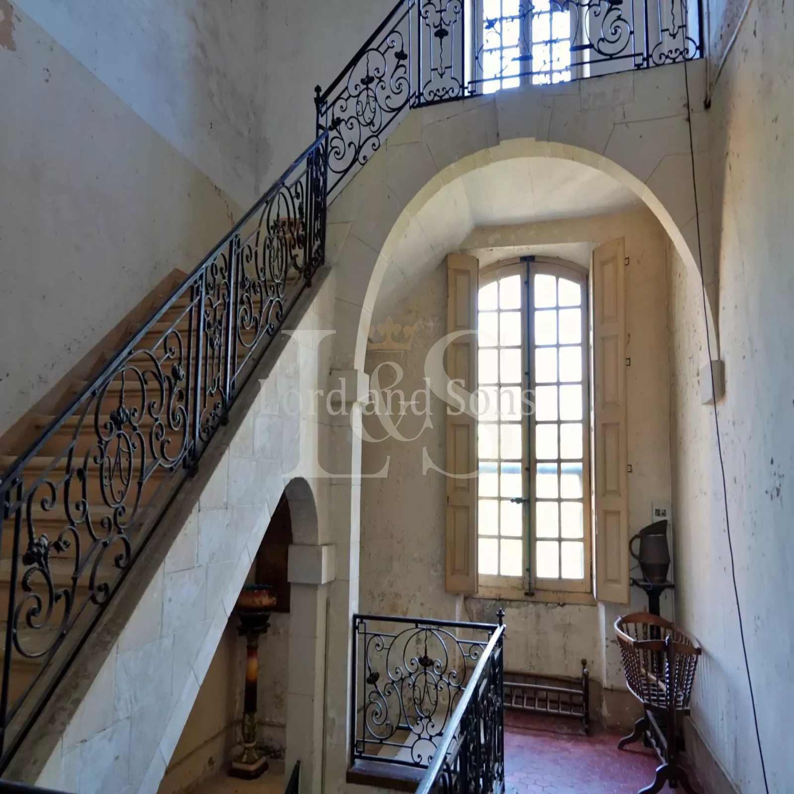 Domaine agricole avec château médiéval sur 156ha Lord & Sons